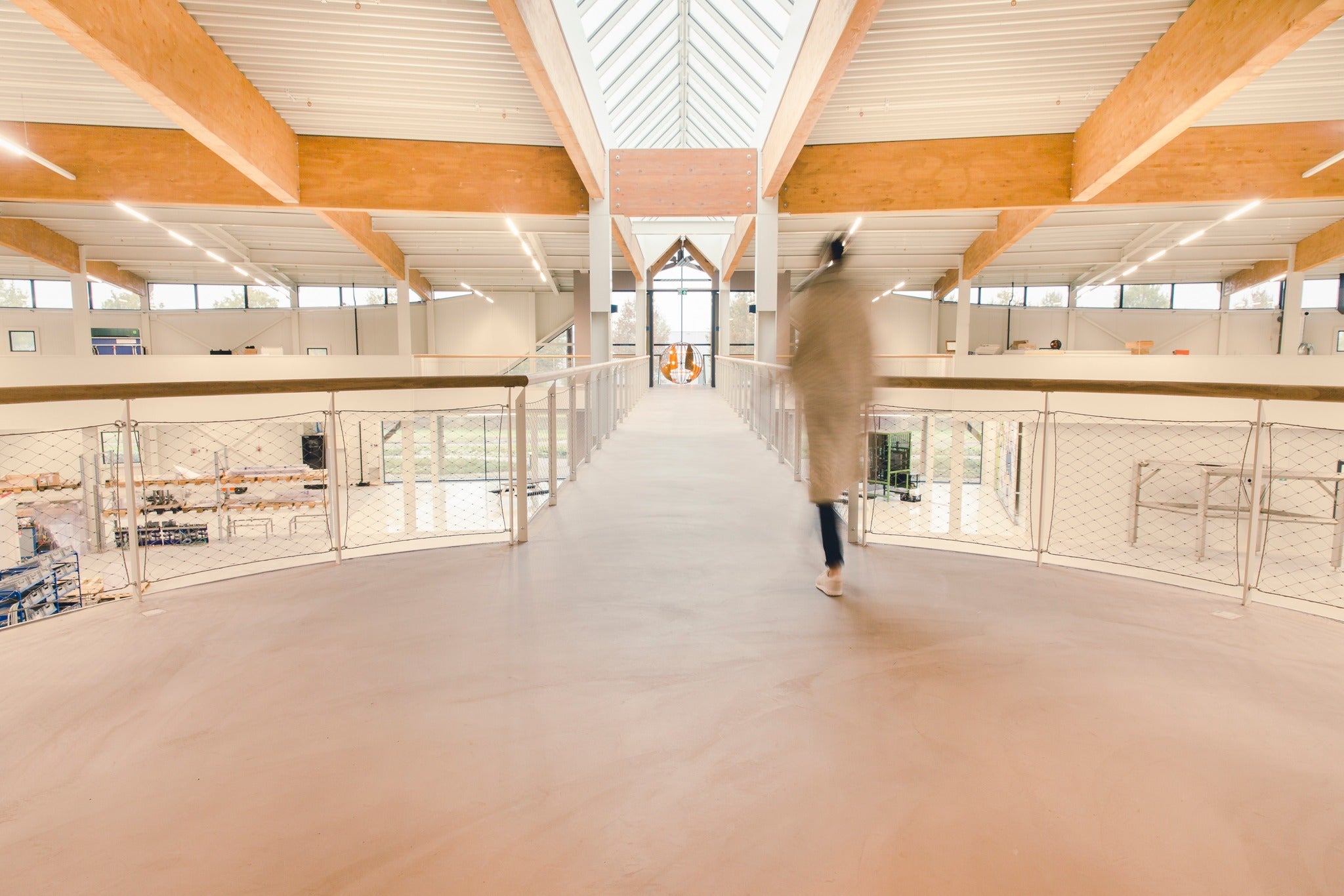 Mikrobetonggulv i kjøpesenter – Basebeton gulvbelegg for moderne og slitesterke overflater